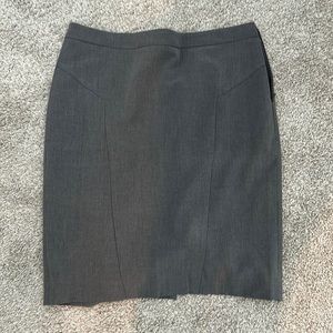 Limited suit skirt